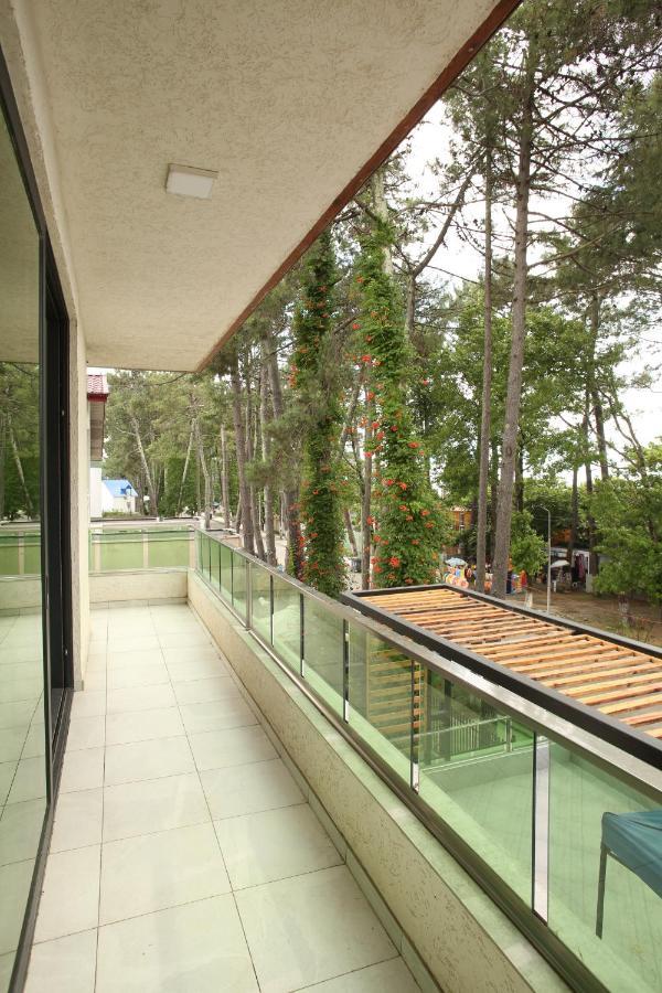 Magnetiti Hotel Ureki Buitenkant foto